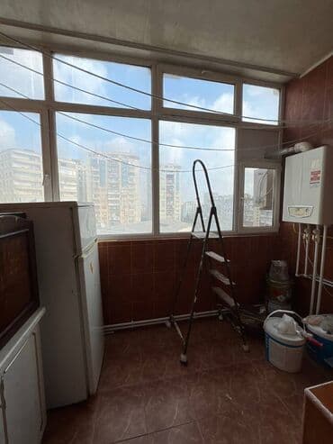 7 mikrorayon: Binəqədi rayonu vorovskidə Daxixili qosumkara yaxin 10 mertebeli — 5