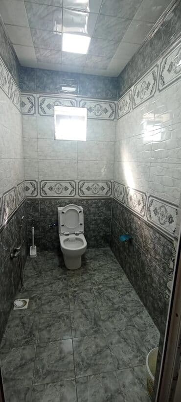 2 mərtəbə: Ev 4 sot torpaqda yerləşir. 3 otaq, 1 qonaq otağı, mətbəx və sanitar — 10