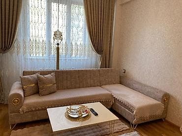 divan 2 ci el: Künc divan az işlənmiş təzədən seçilmir. iki yastığı var jurnalnı ilə — 3