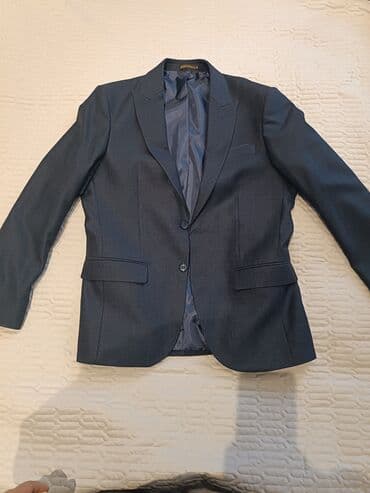 Bəylik ucun alinib cemi 1defe toy gunu geynilib balaca oldugu ucun