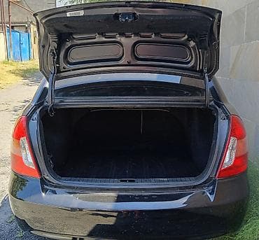 Avtomobil satışı: Hyundai Accent sedan – qara rəng - Kuzov: 4 qapılı sedan, qara rəng — 3