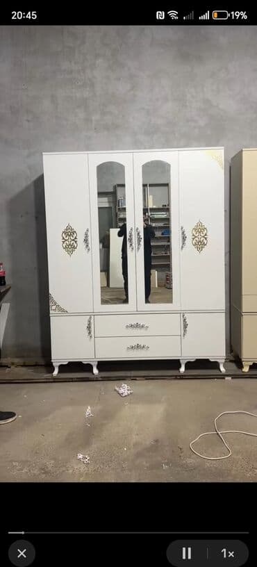 dehliz ucun oboylar: Yeni, Açılan, 4 qapılı Düz dolab, Dəhliz dolabı, Rusiya — 13