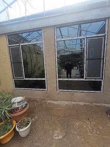 serf qapılar: Pencereler kv 55 azn Qapilar 90 azn Dekor Qapilar 135 azn Wkaflar — 7