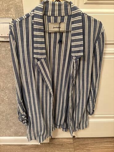 qara pencek: M razmer
Stradivarius — 2