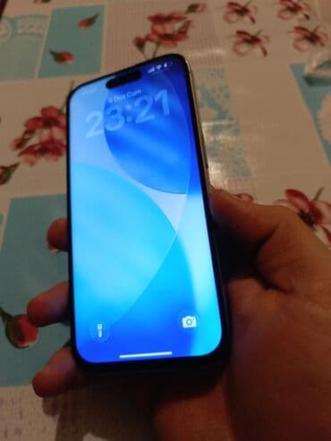 Fly: IPhone 15 Pro, Natural Titanium — 8