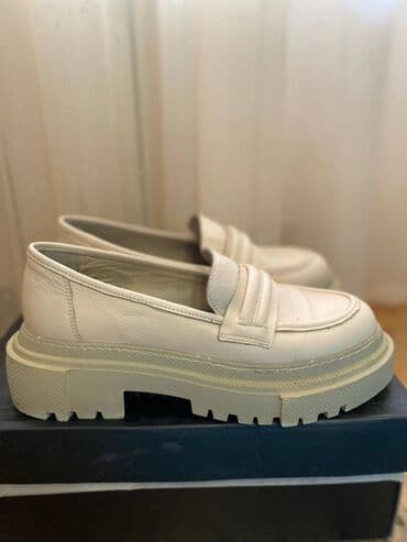 qara mokasinlər: Ölçü: 39, İşlənmiş — 3