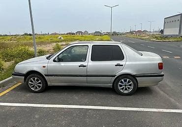 volkswagen com: Volkswagen Vento: 1.8 л | 1992 г. Седан — 8