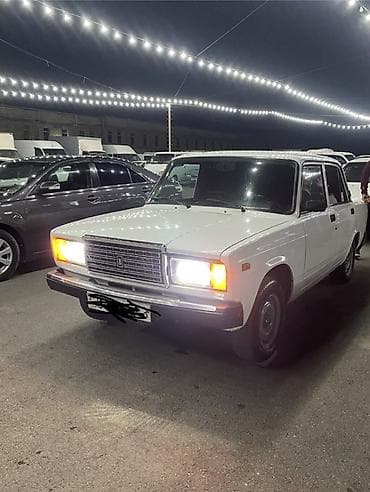 qaz 69 satilir: VAZ 2107 sedan – ağ rəng Xüsusiyyətlər: - Kuzov: 4 qapılı sedan, arxa — 2