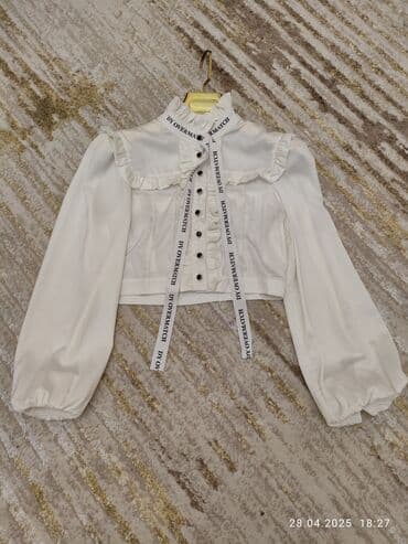 15azn yenidir atlasa benzer ela materyal 45manata alinib