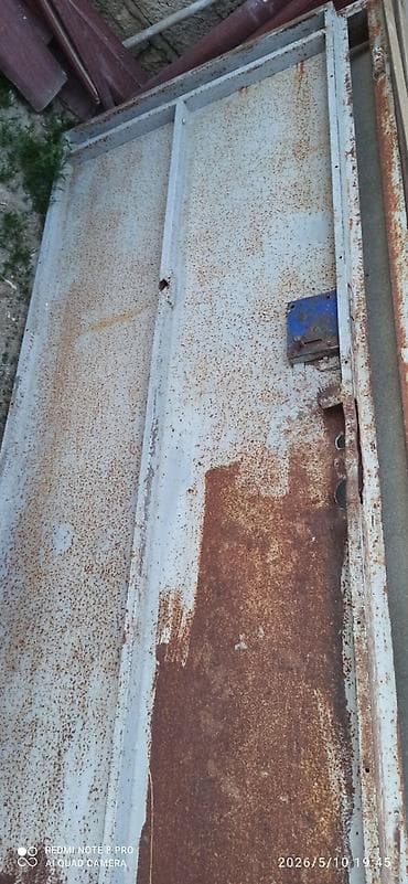 Metall qapı və qutu (çərçivə) dəsti

40 asn 210/220uzunu eni 80/85 — 4