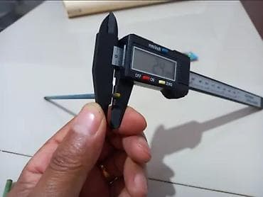 qara qum: Plastik elektron ştanger. Təzədir. Kiçik ölçülü 100-110MM. Həm içi həm — 3