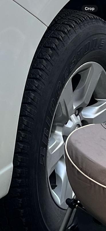 Шины: 265-65-17 təkəri satılır.Normal vəziyyətdə təkərlər Qara — 2