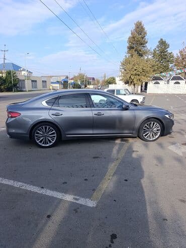 qadınlar ucun maşınlar: Hyundai Grandeur sedan - Korpus: Boz rəng, dinamik və axıcı sedan — 11