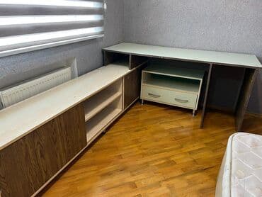 угловой стол письменный: Şəkildəki bütün mebeller təcili satıldığı üçün - cəmi 55 azn Göründüyü — 3