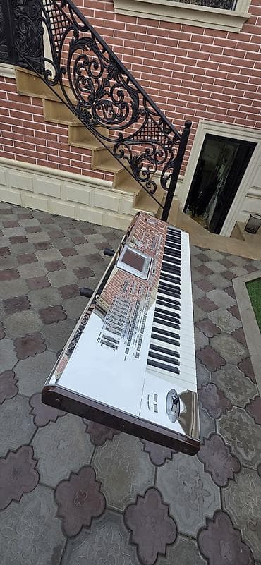 korg pa3: Sintezator, Korg — 9