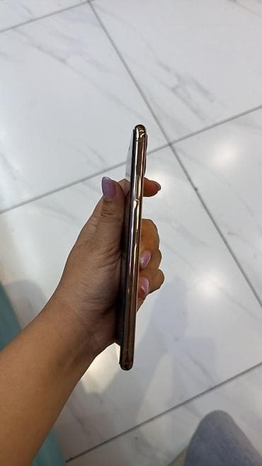 iphone 8 pilus: IPhone 11 Pro Max, 256 GB, Qızılı, Face ID — 2