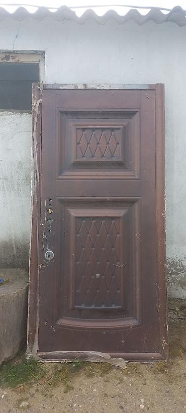 qaplar ev: Mənzil üçün İşlənmiş Giriş qapısı Çərçivə ilə, Zəmanətsiz, Ödənişli quraşdırma, Ünvandan götürmə — 1