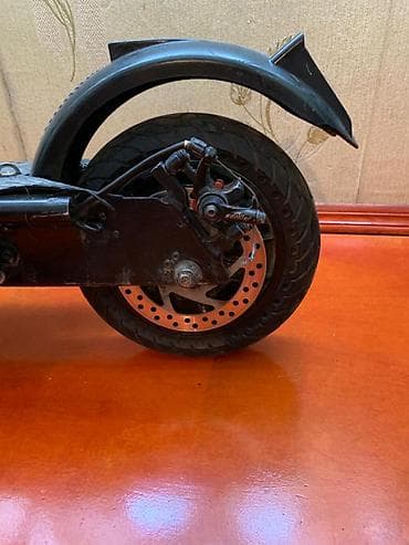 Elektrik nəqliyyatı: İşlənmiş Elektrik samokat 10", 751 - 1000 Vt, 36 - 45 km/s, Ünvandan götürmə, Pulsuz çatdırılma, Ödənişli çatdırılma — 6