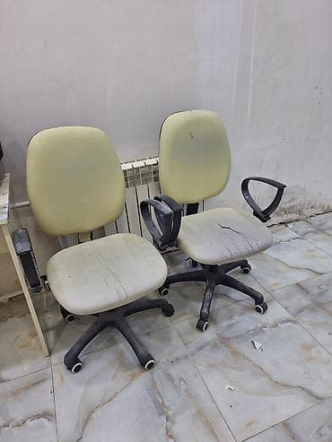 Ofis dolabları: Ofis mebeli dəsti Tərkib: - 12 çekmecəli komod: 3 blokdan ibarətdir — 2