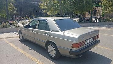 hava ceken: Mercedes-Benz 190 (W201): 2 l | 1990 il Sedan — 6