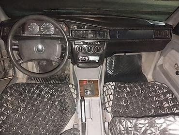 mersedes benz 190: Mercedes-Benz 190 (W201) sedan - Masin gundeliy surulen masindi — 7