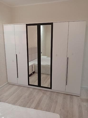 divar refleri: Yeni, 6 qapı, Güzgülü, Ağ, Açılan, Düz dolab — 4