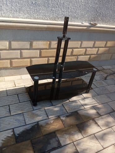 paxlava altlığı: Düz TV altlığı, Polkalı, Şüşəli — 1