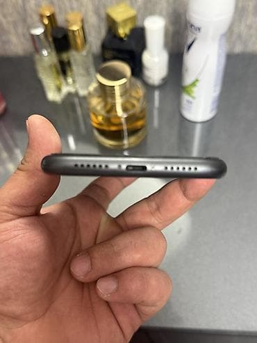 dubayski iphone 11 satisi: IPhone 11, 128 GB, Qara, Face ID — 5