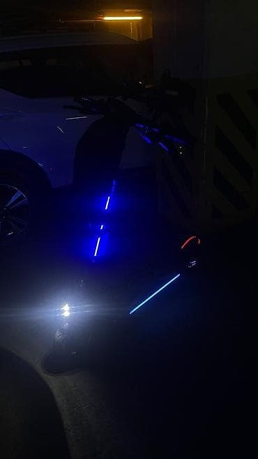 surron bike: Elektrik skuter – güclü işıqlandırma və aksesuarlarla - Gecə-gündüz — 3