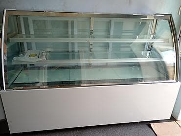 Vitrin soyuducusu 2 metr eni 1.30 uzunluğu 3 mərtəbəli 3 gözü var
