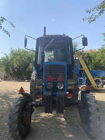traktor qoşqu: MTZ Belarus 892.2 təkərli traktor - Marka/model: MTZ (Belarus) 892.2 — 10