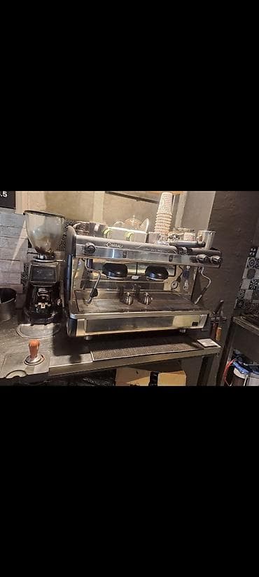 La Cimbali M23UP peşəkar Espresso kofe aparatı. Kafelər və restoranlar — 1