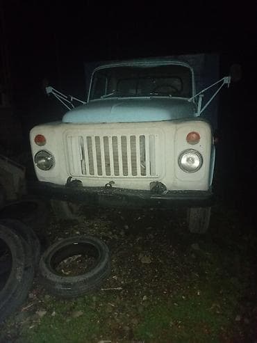 ışıq: Sərt işlər üçün klassik yük maşını Model: GAZ-53 seriyası (benzinli) — 2