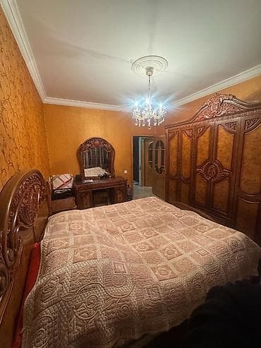 Klassik üslubda yataq otağı mebel dəsti Tərkibi: - 2 nəfərlik taxta — 2