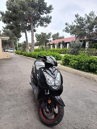 mopedlər m50: Moped Merdekandadir 2000 probeq problemləri var cüzi qiymətdən çıxılıb — 2