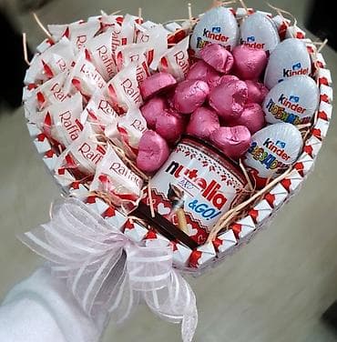 Освещение: Şirniyyat və gül kompozisiyaları – tematik hədiyyə qutuları və — 3