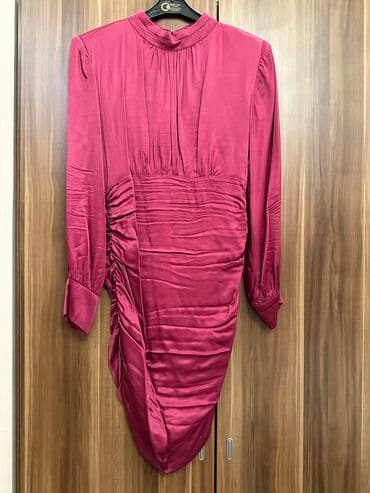 1 defe geyinilib. Ela veziyyettedir. Cox gozel parcasi var. 100 manata