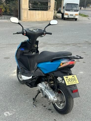 polad moped: Moon - Moon, 50 sm3, 2021 il, 15000 km — 3