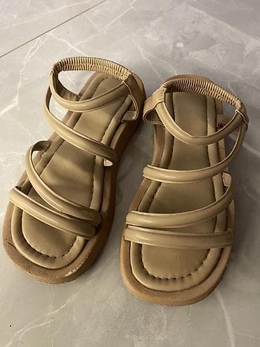 Bej rəngli qadın sandal modeli 36-37 olcu - Minimalist dizaynlı