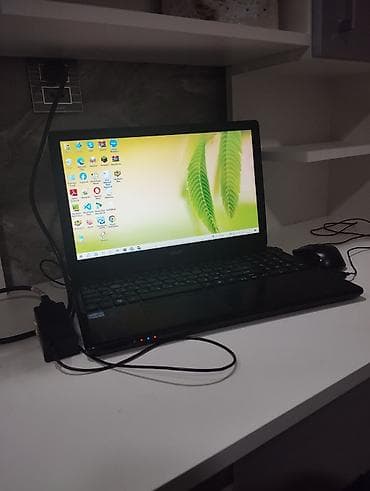 Acer: Acer noutbuk Xüsusiyyətlər: - Ekran: 15.6" LED - Prosessor: Intel — 2