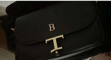 Çantalar: Qara çiyin çantası – qızılı detallarla - Rəng: mat qara - Material — 2