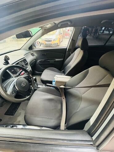 фольксваген поло новый кузов: Kia Rio: 1.5 l | 2010 il Sedan — 6