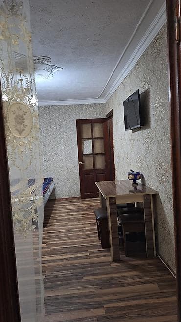 midada ev satilir: Salam ev 4 mkr da yerlesir. yaxinliginda mekteb ve iki dene baxca var — 4