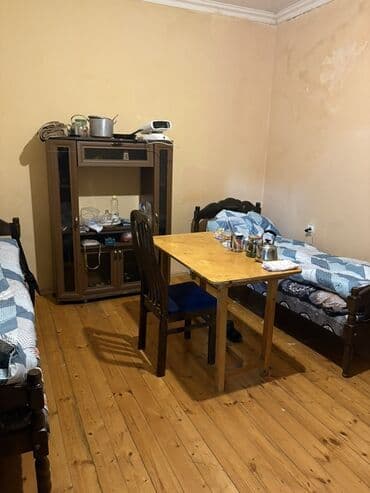 xudat kiraye: Salam ev 4 otaqdi 1 otaqda otaq yoldashi lazimdi qaz su iwiq internet — 1