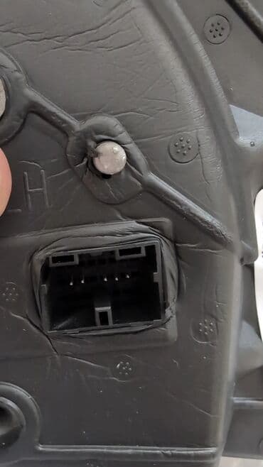 Məhsul: Avtomobil yan güzgüləri (cüt) Xüsusiyyətlər:cütün qiymeti - — 10