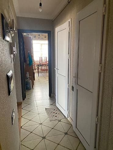 gencede 2 otaqli ev satilir: Bakı, Yasamal, 2 otaqlı, Köhnə tikili, m. İnşaatçılar, 55 kv. m — 2