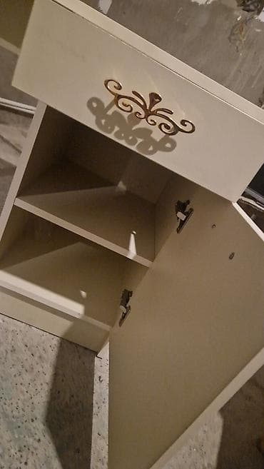 manikur stulu: Dördbucaq masa, Siyirməli, Polkalı, DSP — 3