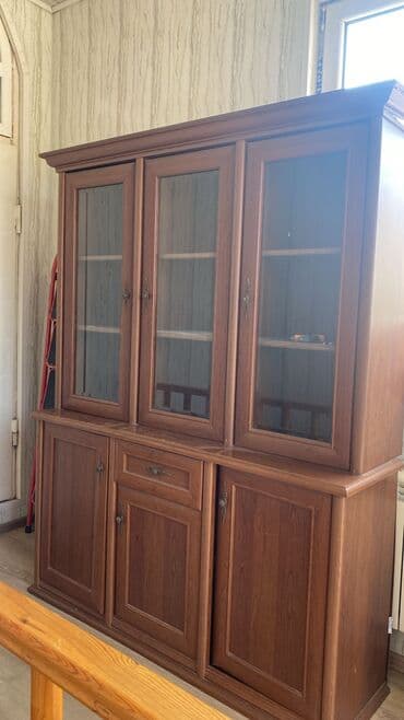 Açılan, 6 qapı Düz dolab, Qorka