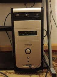 Kompüter ehtiyyat hissələri: Masaüstü kompüter dəsti Tərkib: - BEKO sistem bloku - Ön paneldə — 2