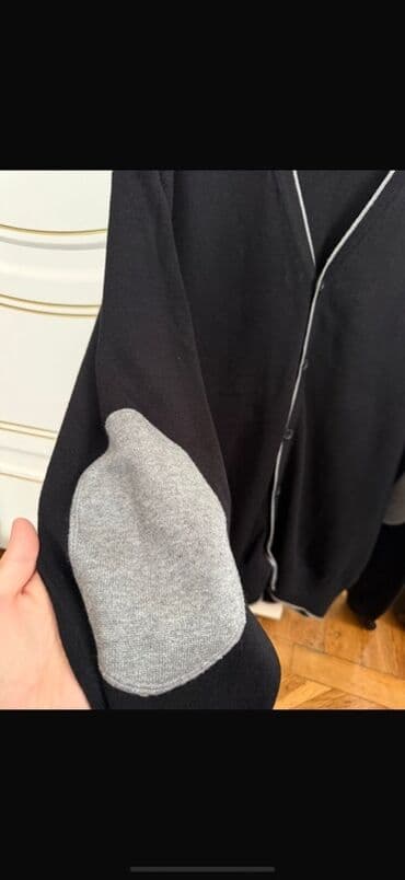 yun jaket: Qara rəngli, düyməli kardiqan - Marka/etiket: FGBE L355 (etiketdə — 2